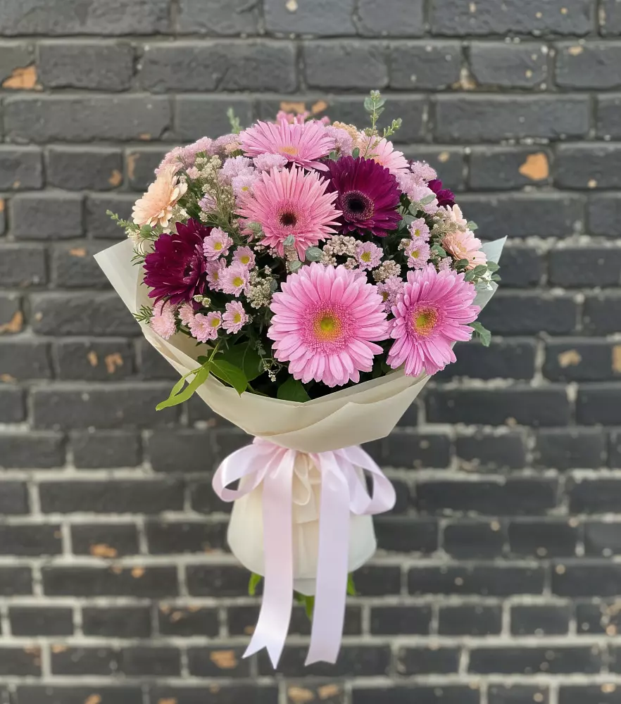 Букет цветов из: Герберы и Хризантемы в Мысхако