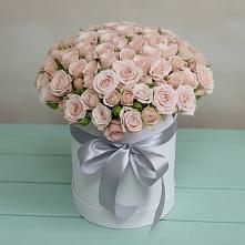 Цветочная композиция из Розы в шляпной коробке в Мысхако