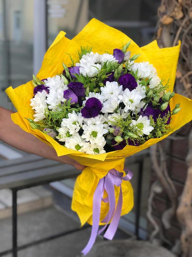 Букет цветов из: Ирисы, Хризантемы и Ромашки в Мысхако