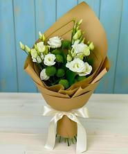 Букет цветов из:  Хризантемы и Лизиантусы в Мысхако