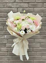 Букет цветов из:  Гвоздики, Розы, Лизиантусы и Хризантемы в Мысхако