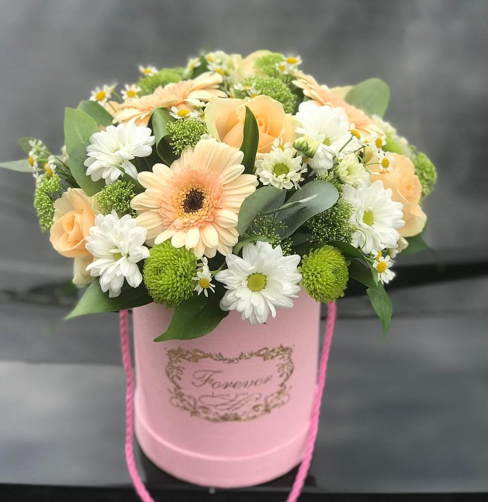 Цветочная композиция из Розы, Герберы и Хризантемы в шляпной коробке в Мысхако