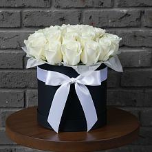 Цветочная композиция из Розы в шляпной коробке в Мысхако