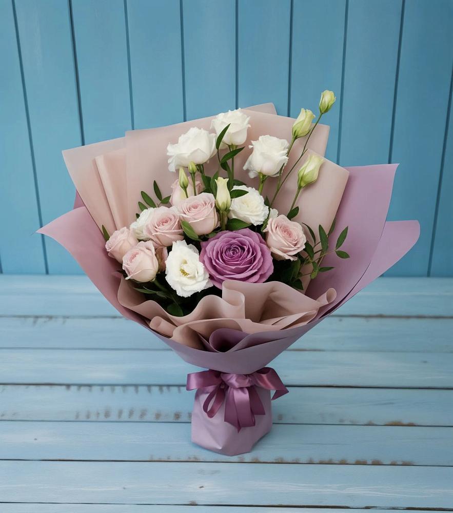 Букет цветов из: Розы и Лизиантусы в Мысхако